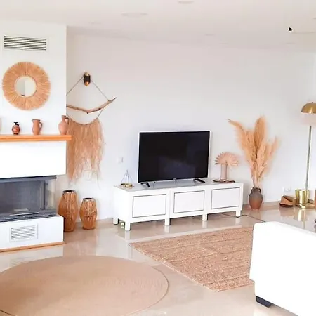 Villa Private With Pool And Garden *