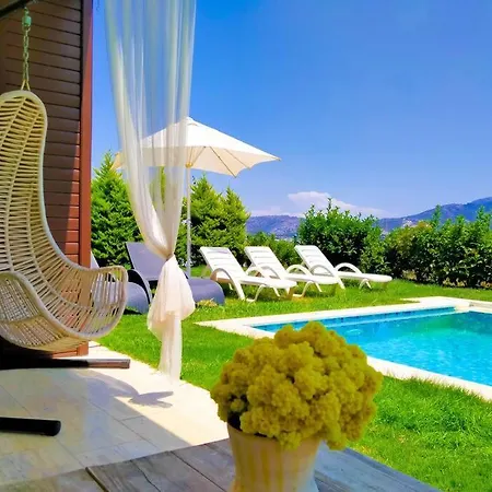 Private With Pool And Garden Villa